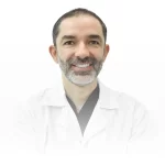 Médico dermatólogo Julio